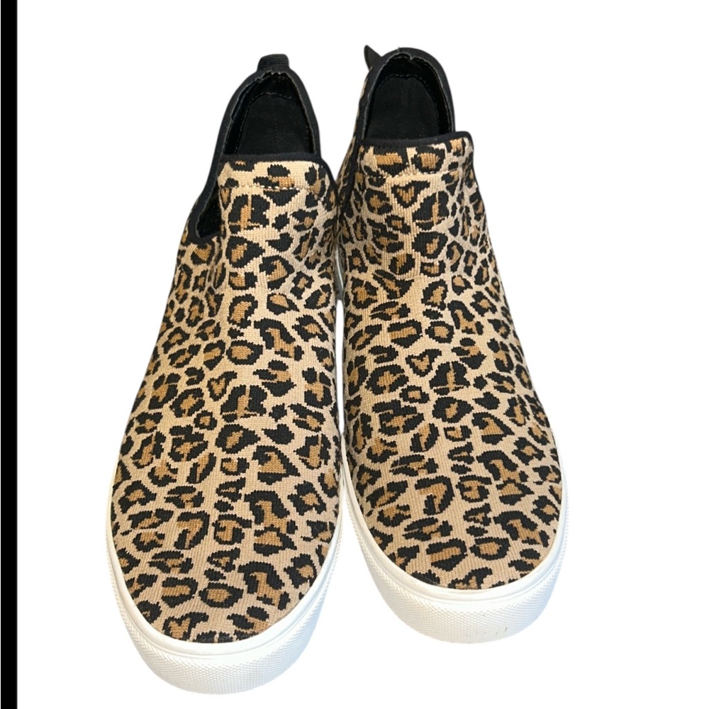 Steve Madden Loxer Leopard Slip-On Sneakers
Size 9